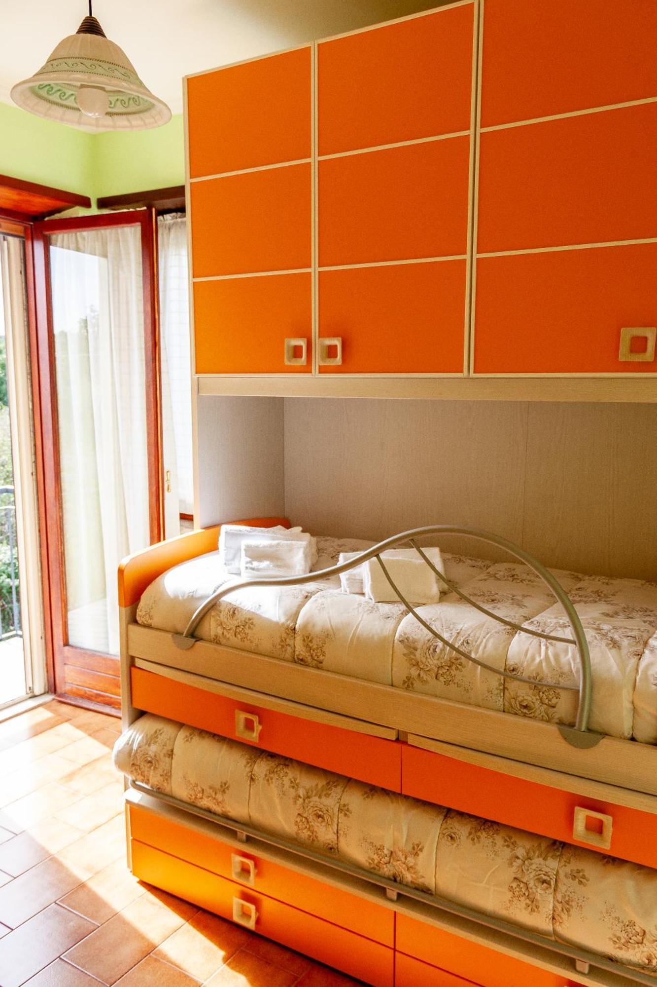 A Casa Di Marco Guesthouse - Apt Di Ciampino E Stazione Per Roma Marino Exterior foto