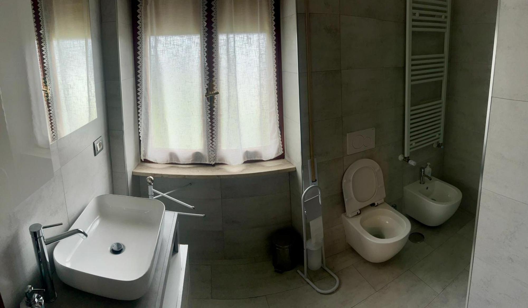 A Casa Di Marco Guesthouse - Apt Di Ciampino E Stazione Per Roma Marino Exterior foto